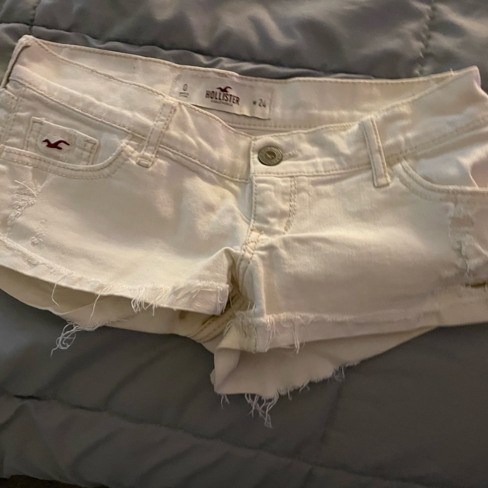 Hollister Women's Cream Jean Shorts